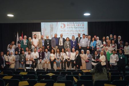 جامعة القدس تطلق النسخة الخامسة من مؤتمر بحوث طلبة البكالوريوس وسط مشاركة بحثية واسعة